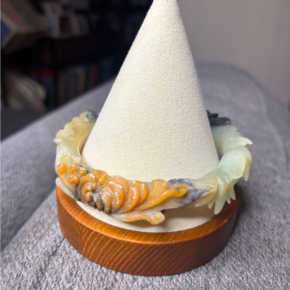 Grade A Jade Carved Bangle Bracelet - Picture 6 of 9